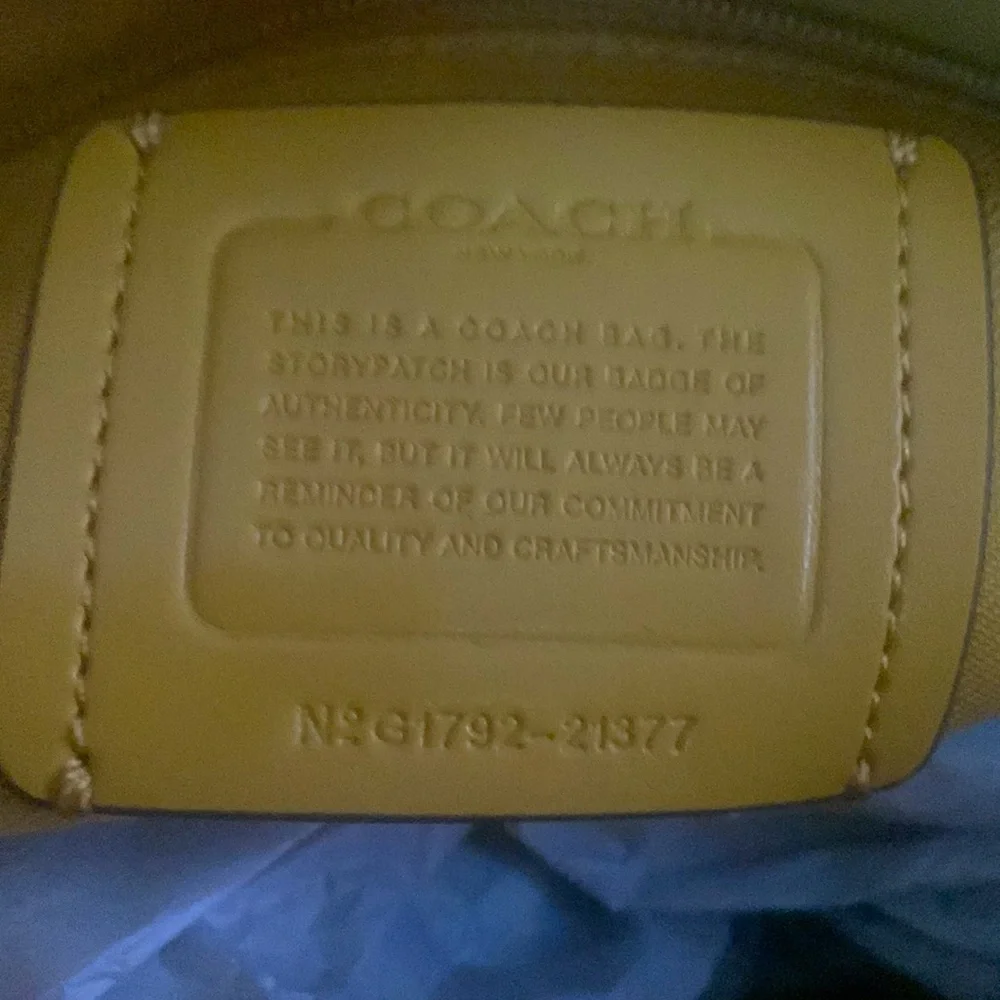 Leather Dufflete - Picture 4 of 9